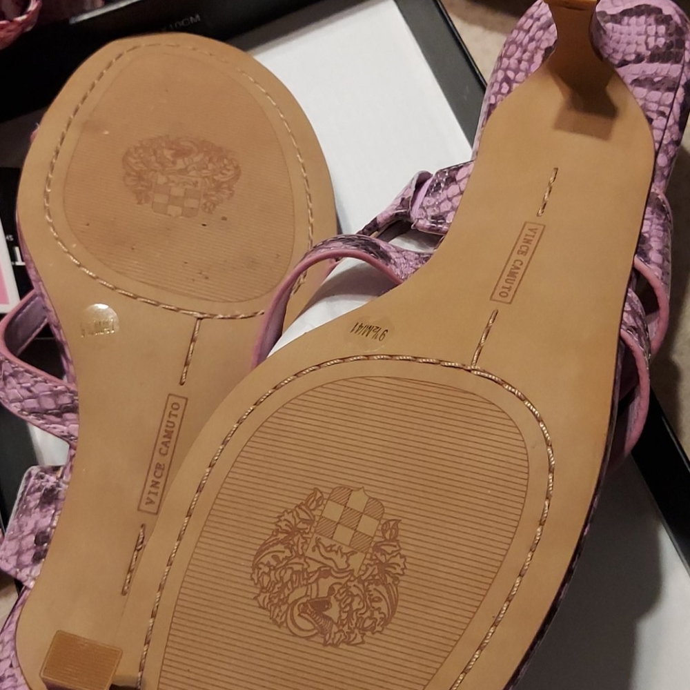 Sandals - Picture 7 of 7